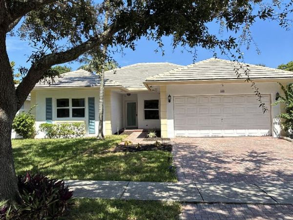 300 NW 17TH Avenue, Pompano Beach, FL 33069