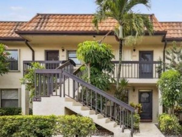 7142 GOLF COLONY Court, Unit 102, Lake Worth, FL 33467