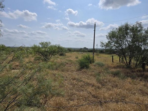 736 Chula Vista Rd., Eagle Pass, TX 78852