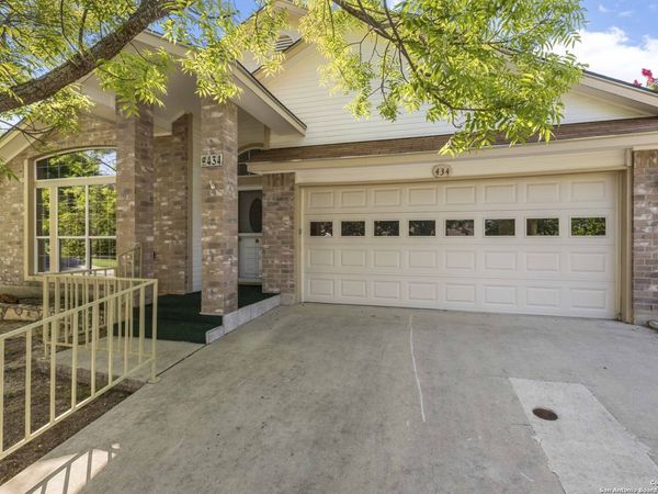 434 Vicksburg Ave, Kerrville, TX 78028