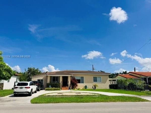 245 W 60th St , Hialeah, FL 33012