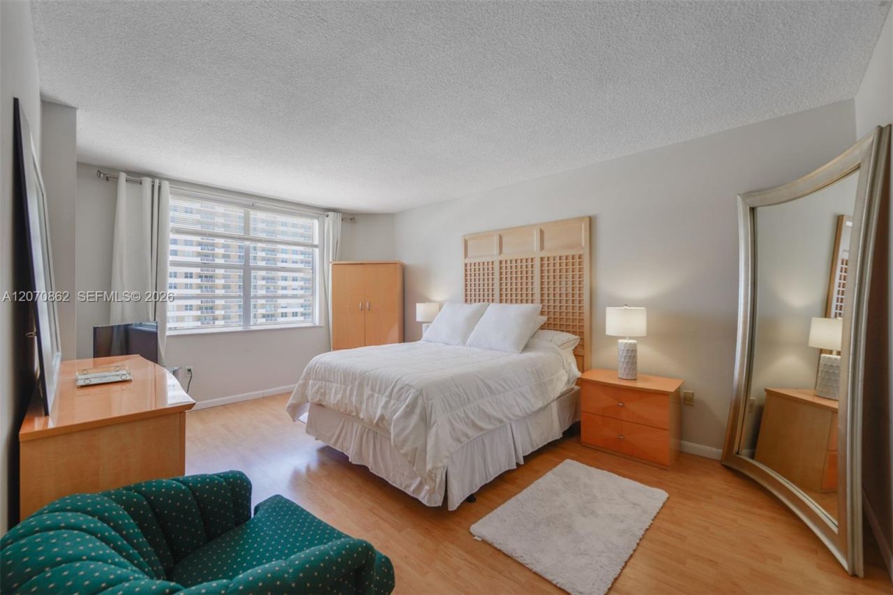 1950 S Ocean Dr, Unit 7G, Hallandale Beach, FL 33009 Photo