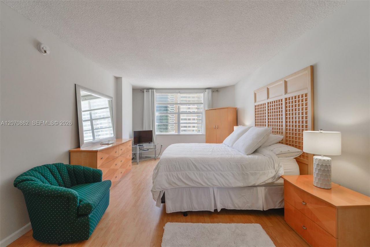 1950 S Ocean Dr, Unit 7G, Hallandale Beach, FL 33009 Photo