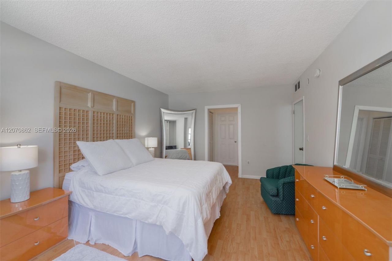 1950 S Ocean Dr, Unit 7G, Hallandale Beach, FL 33009 Photo