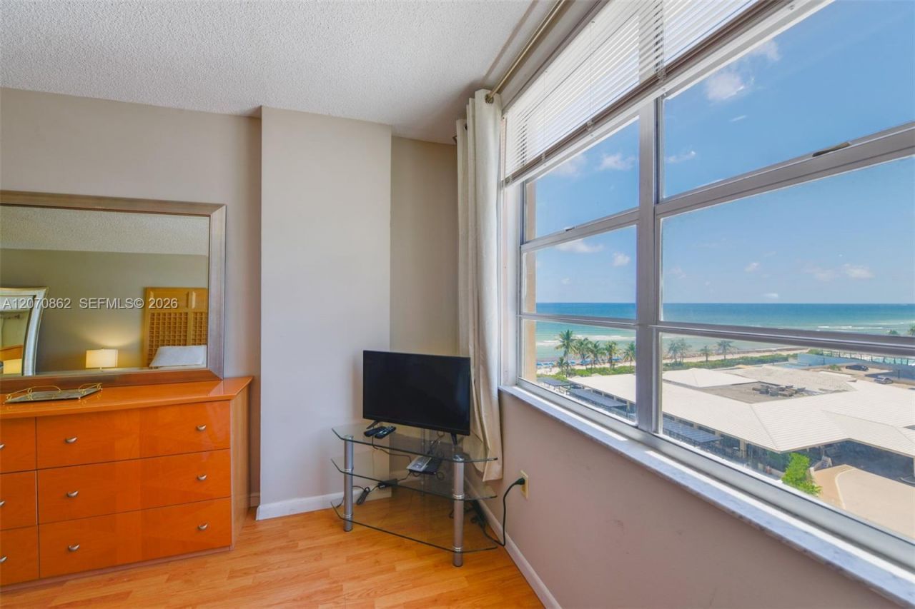 1950 S Ocean Dr, Unit 7G, Hallandale Beach, FL 33009 Photo