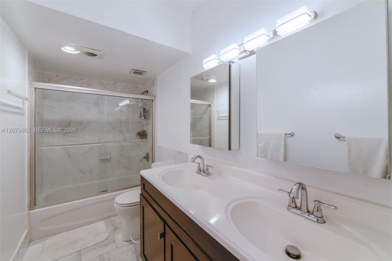 1950 S Ocean Dr, Unit 7G, Hallandale Beach, FL 33009 Photo