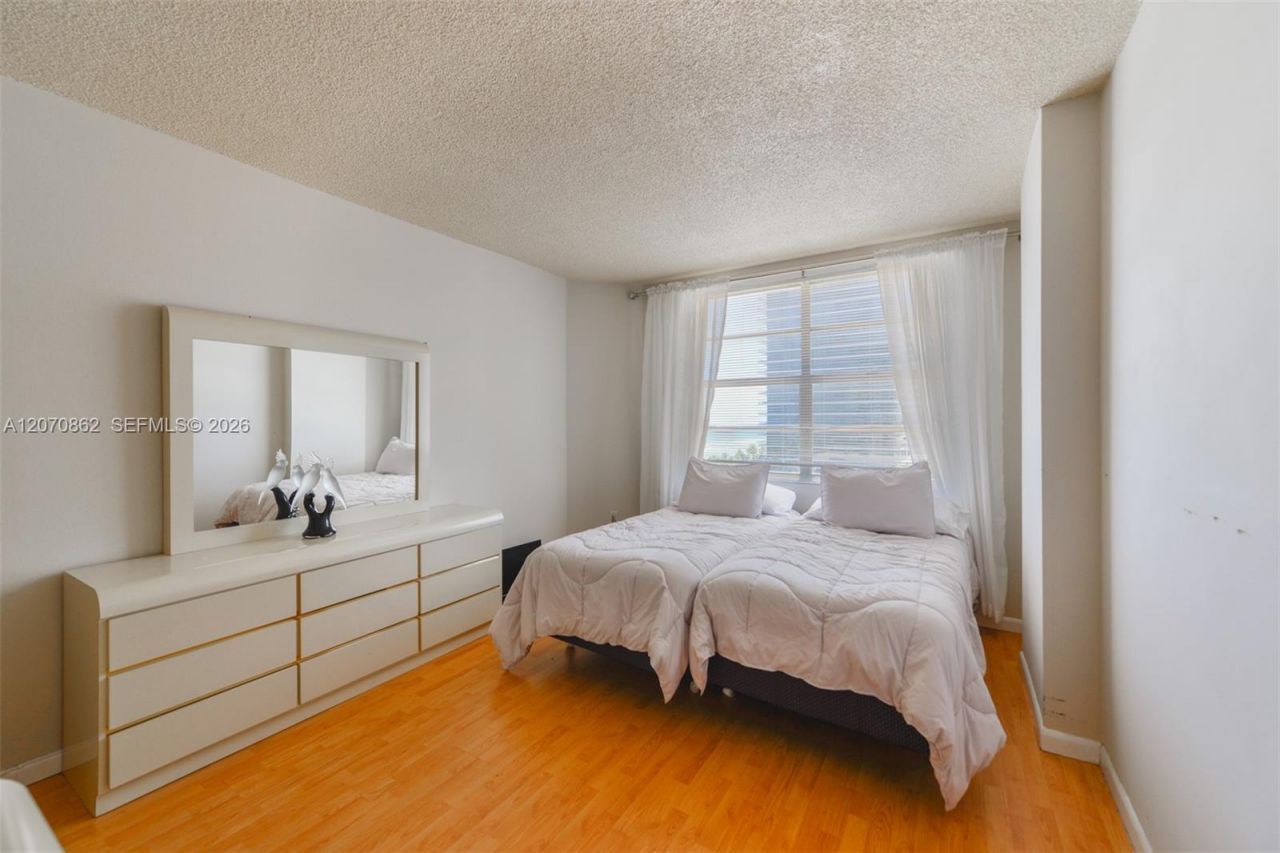 1950 S Ocean Dr, Unit 7G, Hallandale Beach, FL 33009 Photo