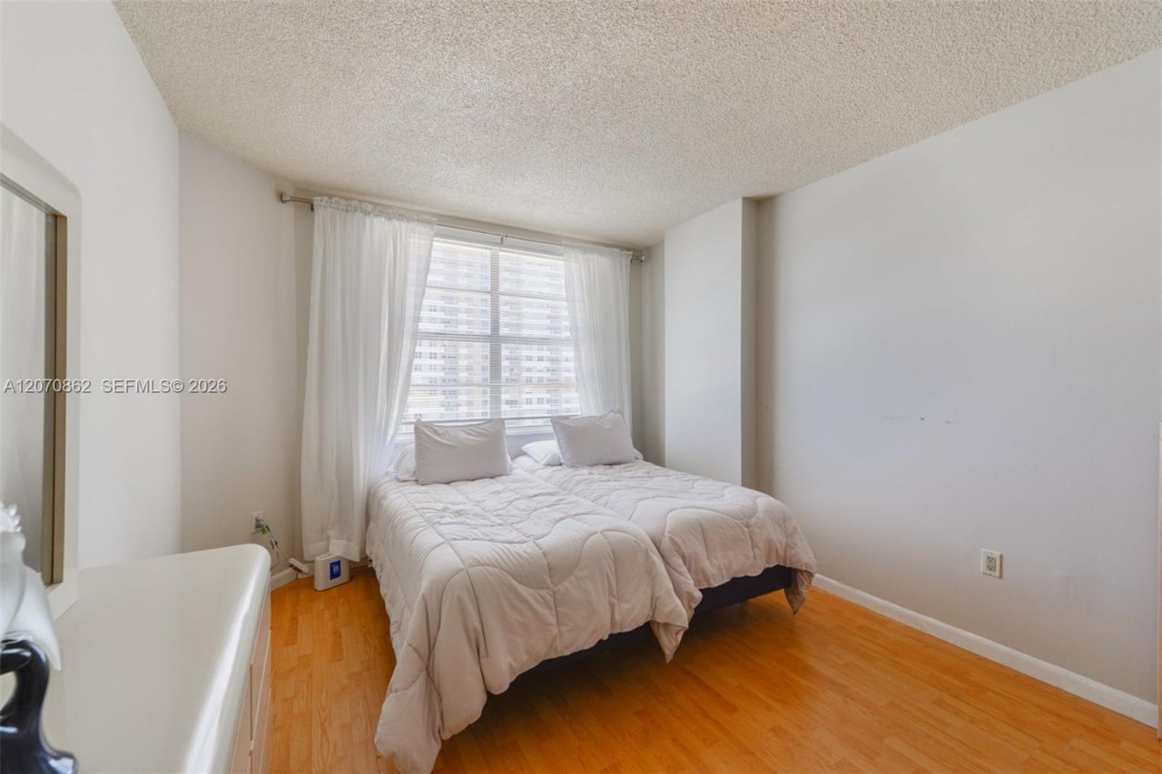 1950 S Ocean Dr, Unit 7G, Hallandale Beach, FL 33009 Photo