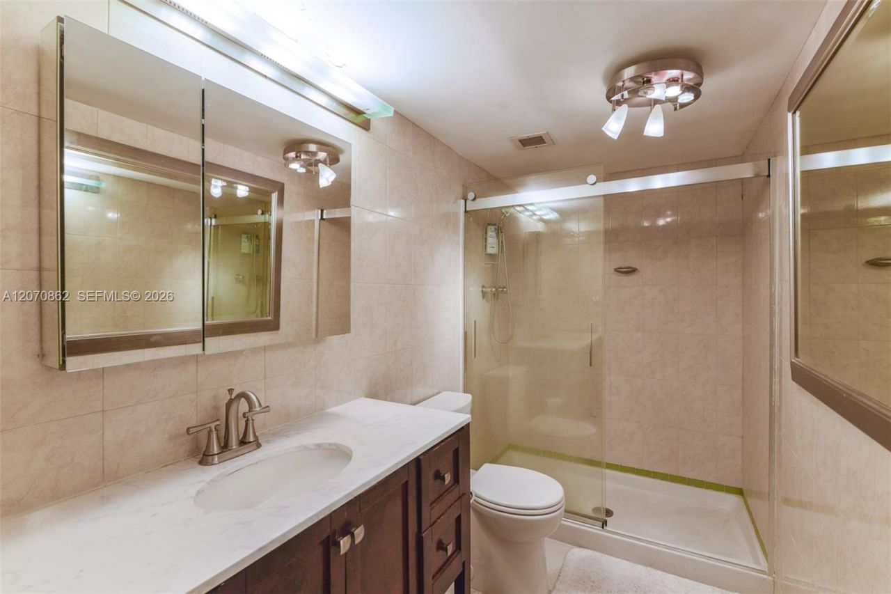 1950 S Ocean Dr, Unit 7G, Hallandale Beach, FL 33009 Photo
