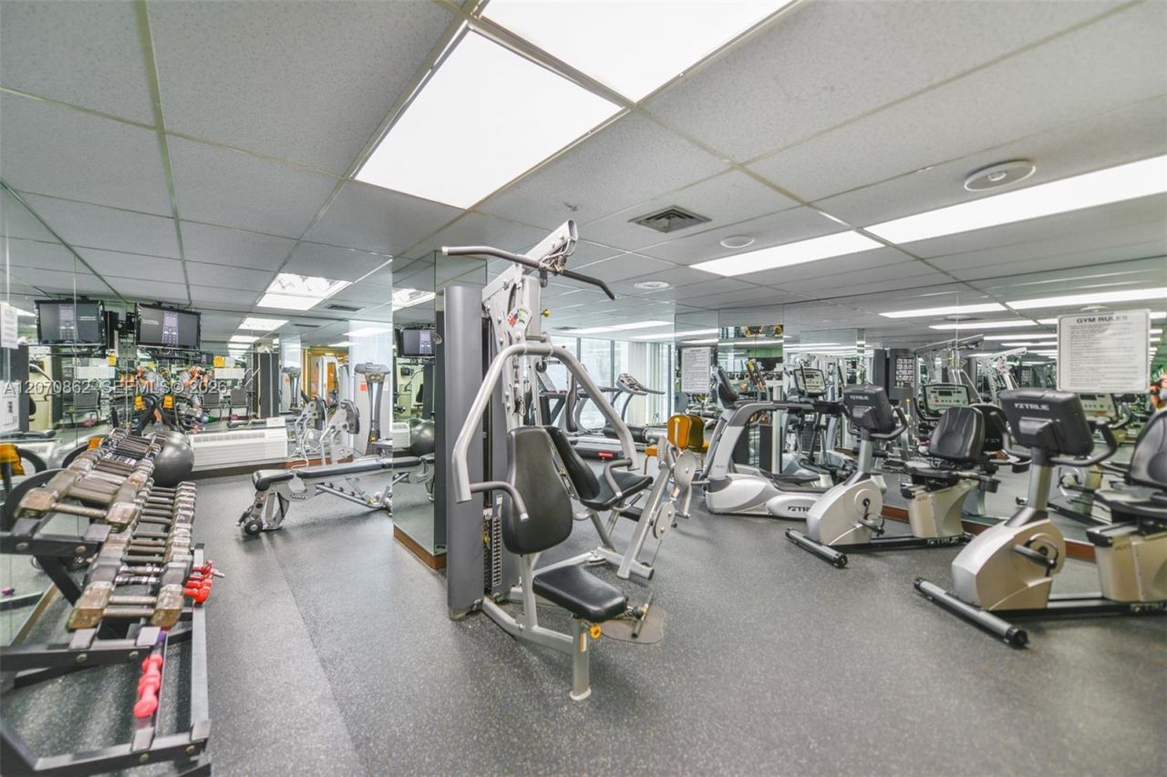 1950 S Ocean Dr, Unit 7G, Hallandale Beach, FL 33009 Photo