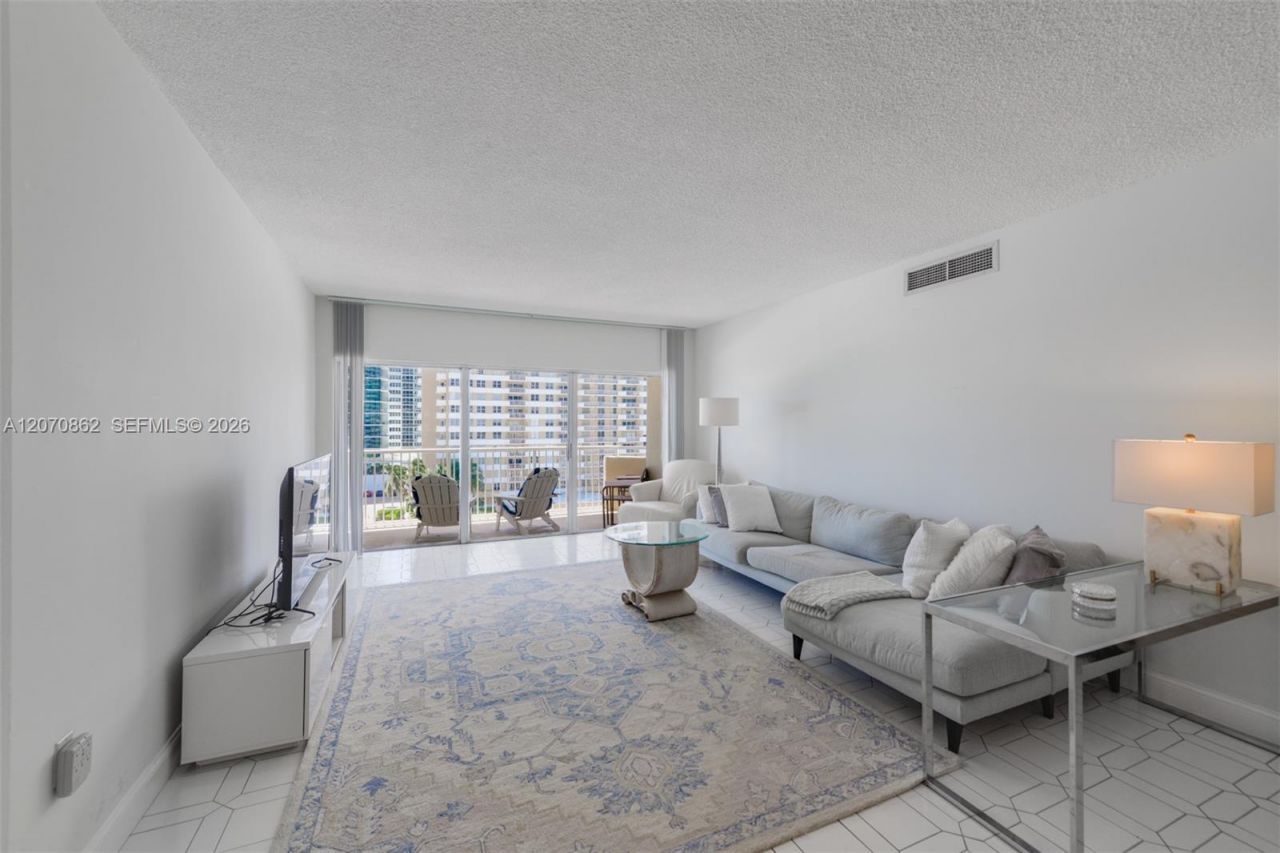 1950 S Ocean Dr, Unit 7G, Hallandale Beach, FL 33009 Photo