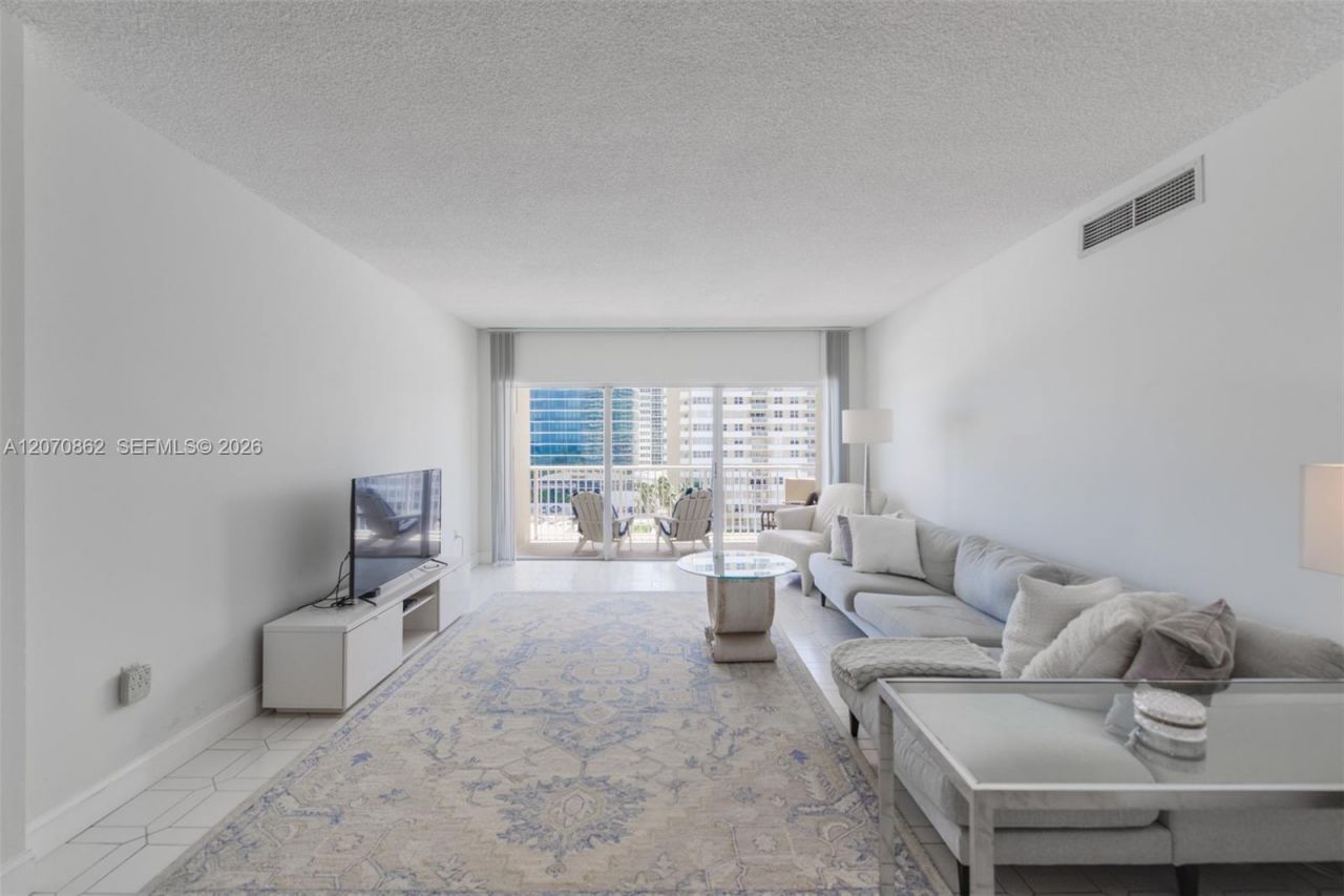 1950 S Ocean Dr, Unit 7G, Hallandale Beach, FL 33009 Photo