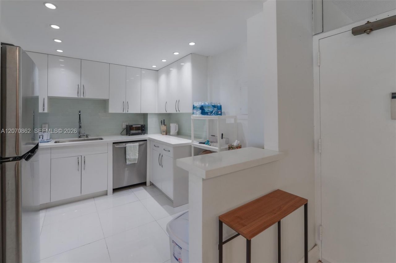 1950 S Ocean Dr, Unit 7G, Hallandale Beach, FL 33009 Photo