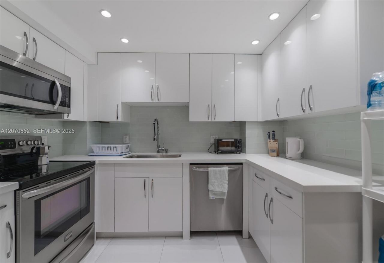 1950 S Ocean Dr, Unit 7G, Hallandale Beach, FL 33009 Photo