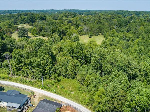 129 Lester Ledbetter Lane, Hilham, TN 38568