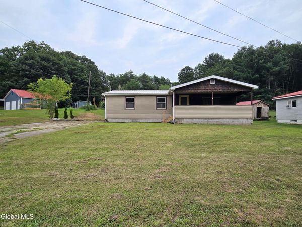 109 Blanchard Loop, Gloversville, NY 12078