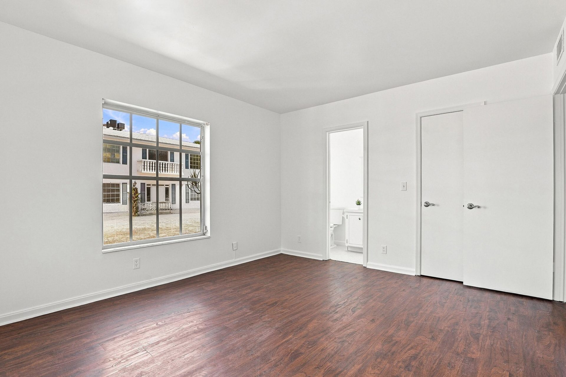 2211 NE 67th Street, Unit 1102, Fort Lauderdale, FL 33308 Photo