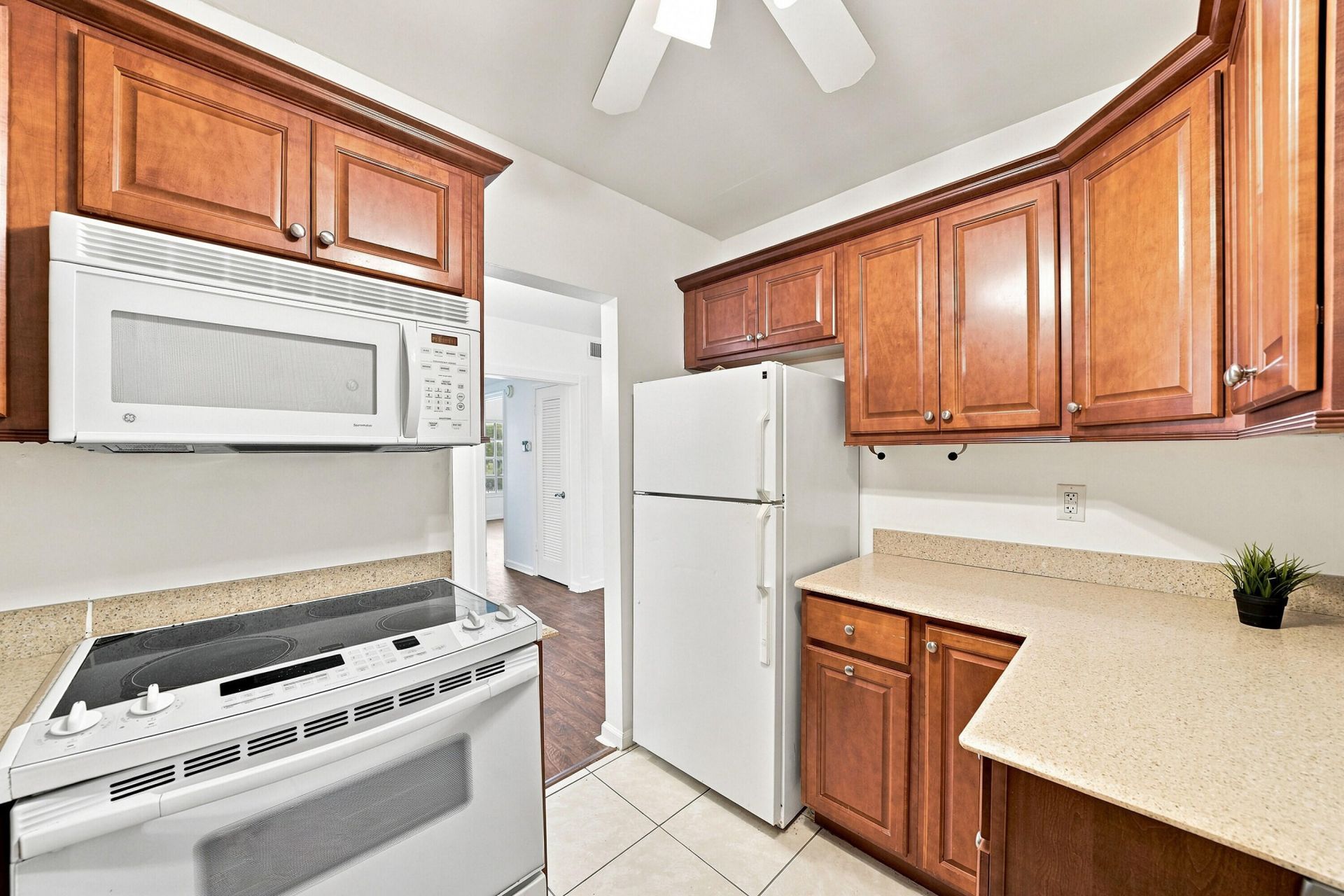 2211 NE 67th Street, Unit 1102, Fort Lauderdale, FL 33308 Photo