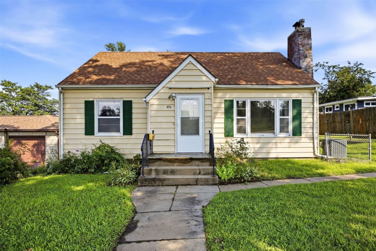 2115 3rd Street Sw, Cedar Rapids, IA 52404 Main Photo