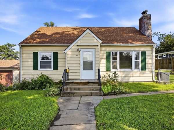 2115 3rd Street SW, Cedar Rapids, IA 52404