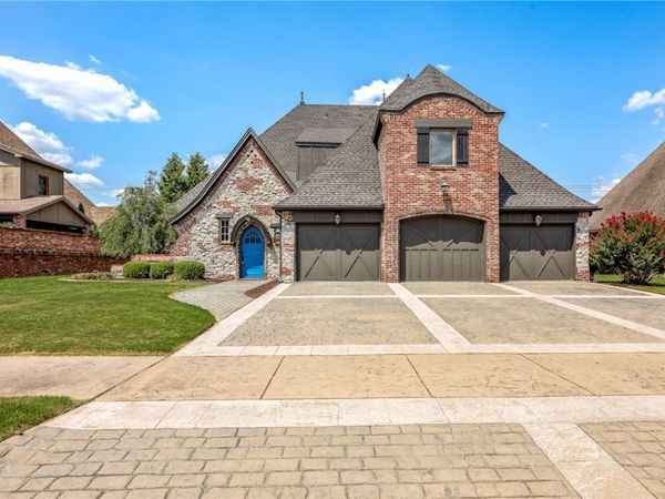 3600 Champagne Avenue, Bentonville, AR 72712