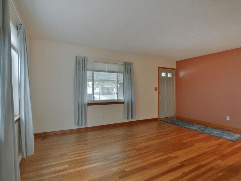 3220 Medina Avenue , Columbus, OH 43224 Photo 5