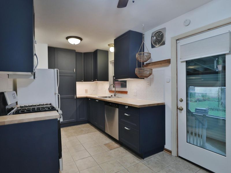 3220 Medina Avenue , Columbus, OH 43224 Photo 8
