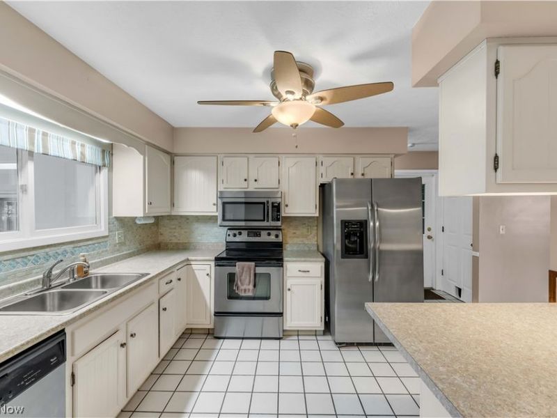 244 Georgia Avenue, Elyria, OH 44035 Photo 13