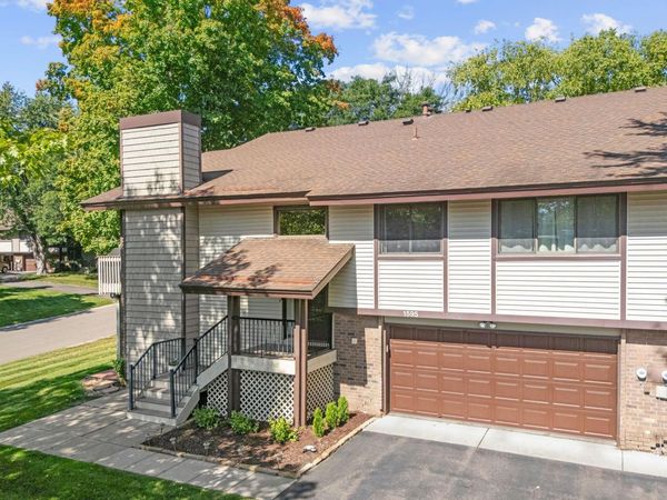 1595 Four Oaks Road, Eagan, MN 55121