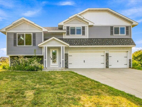 805 Highview Loop SE, Pine City, MN 55063