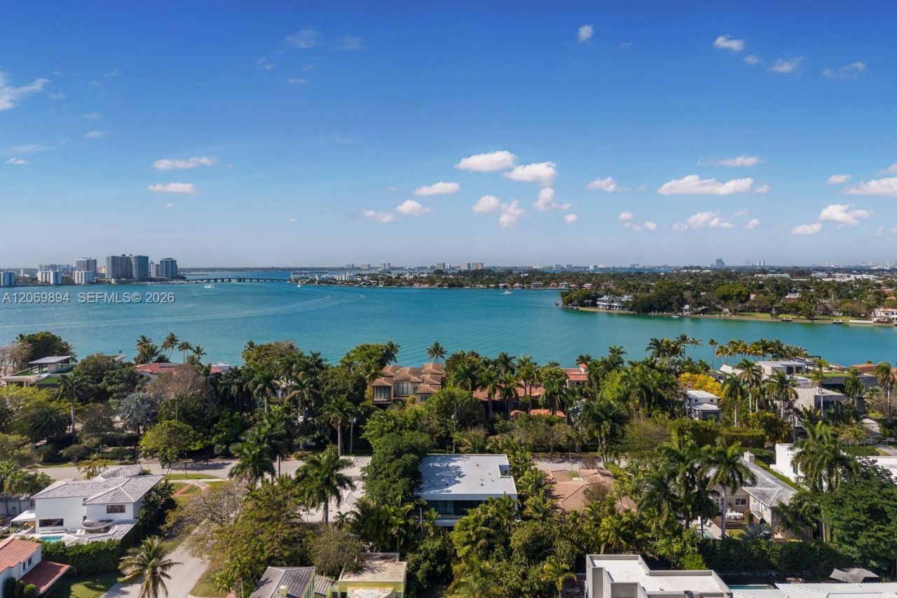 6015 N Bay Rd , Miami Beach, FL 33140 Photo