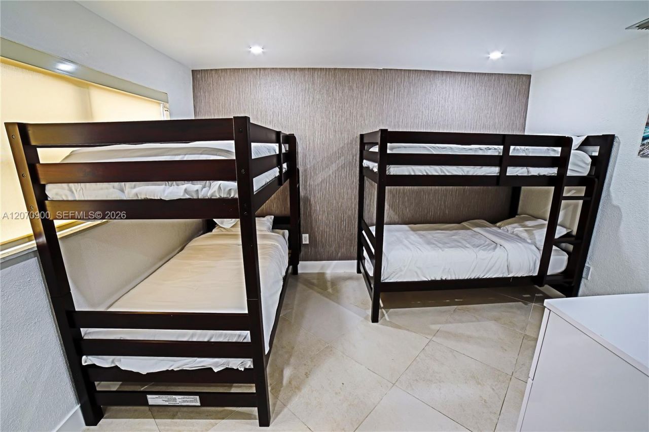 8651 Sunset Strip , Sunrise, FL 33322 Photo
