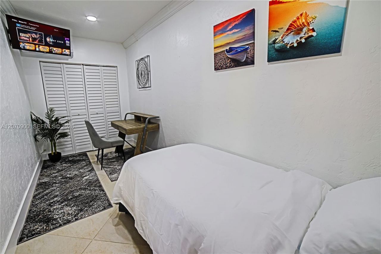 8651 Sunset Strip , Sunrise, FL 33322 Photo