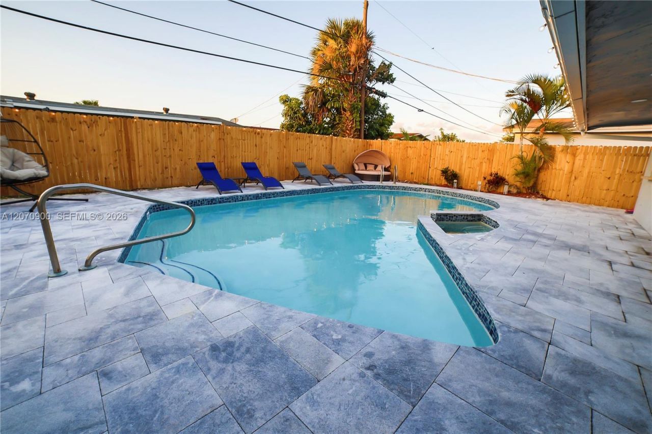 8651 Sunset Strip , Sunrise, FL 33322 Photo