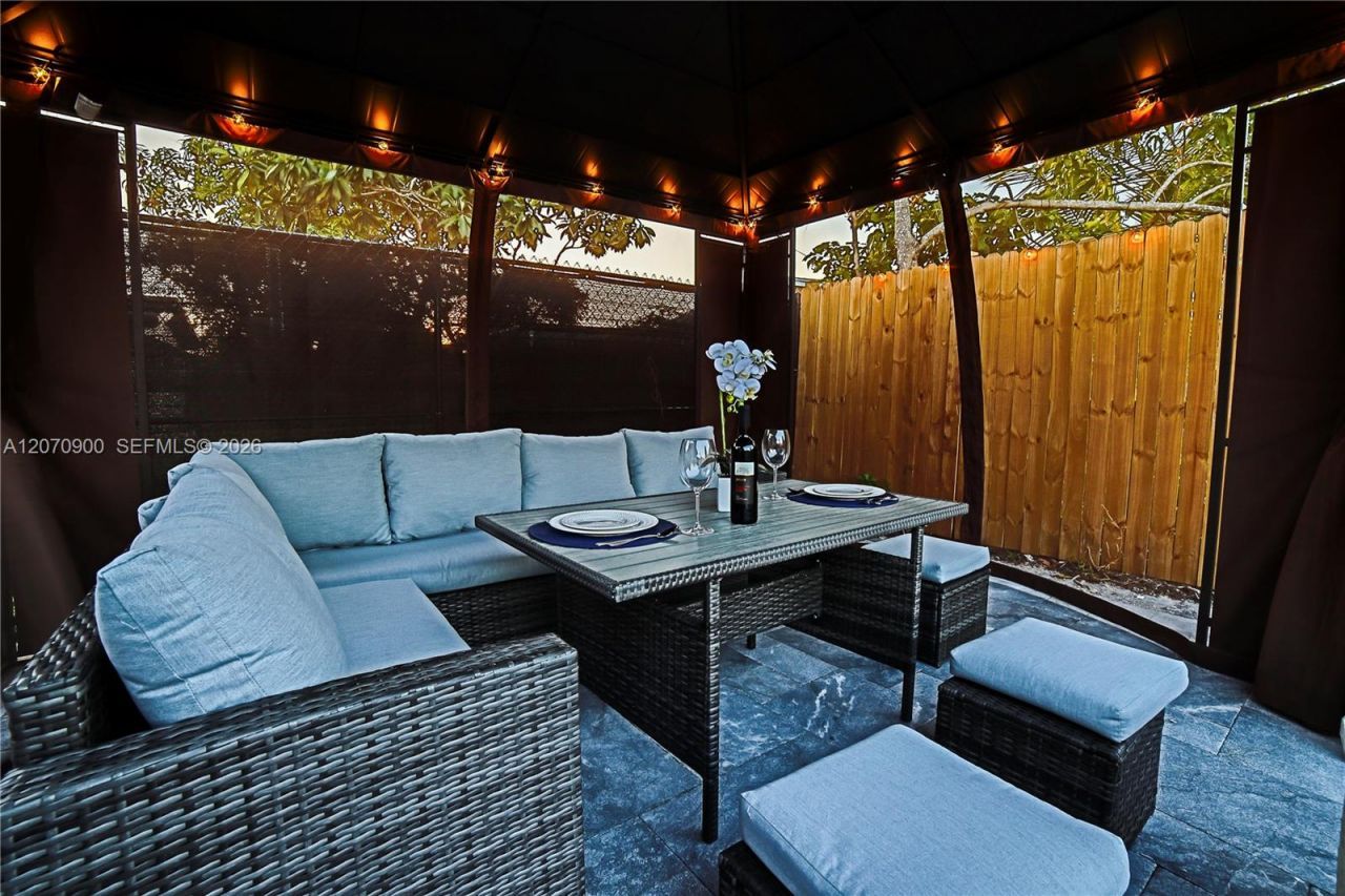 8651 Sunset Strip , Sunrise, FL 33322 Photo