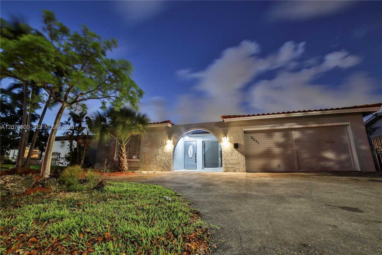 8651 Sunset Strip , Sunrise, FL 33322 Photo