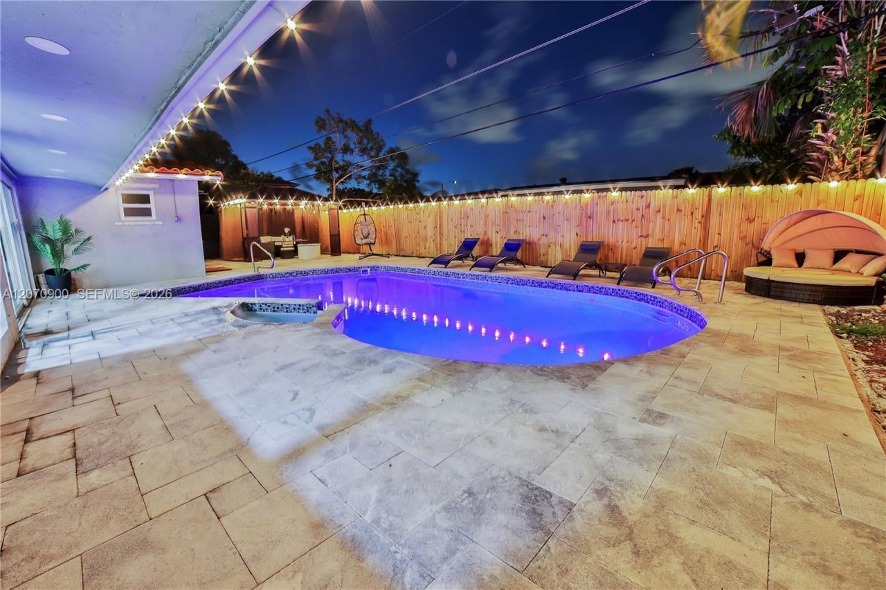 8651 Sunset Strip , Sunrise, FL 33322 Photo