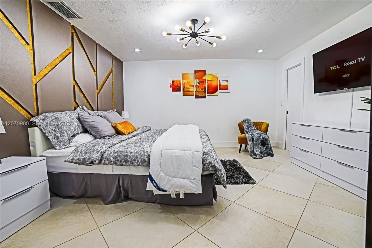 8651 Sunset Strip , Sunrise, FL 33322 Photo
