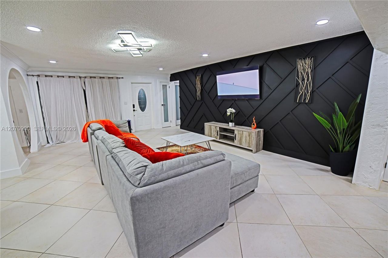 8651 Sunset Strip , Sunrise, FL 33322 Photo