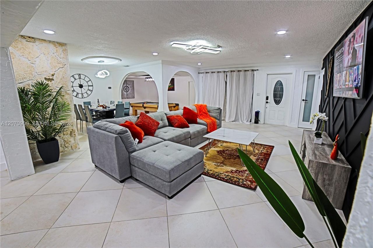 8651 Sunset Strip , Sunrise, FL 33322 Photo
