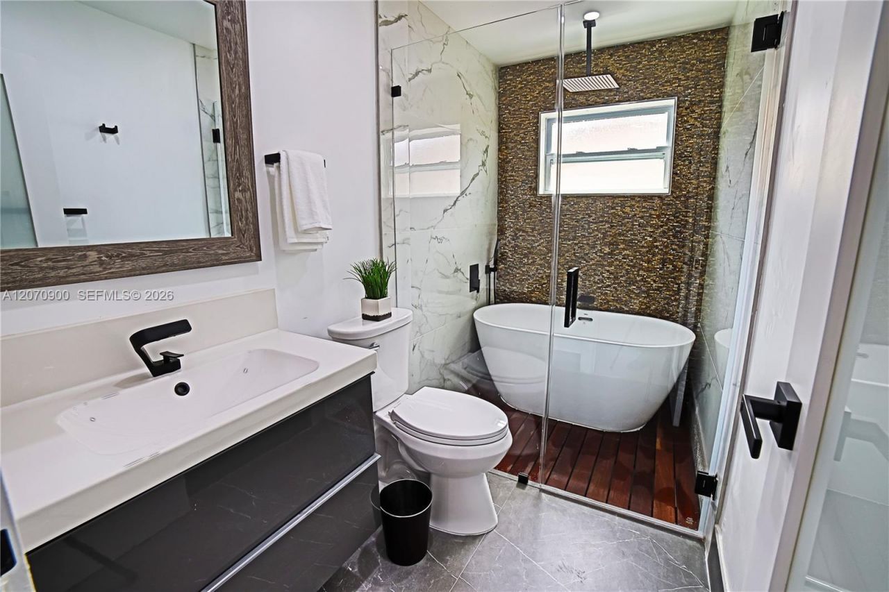 8651 Sunset Strip , Sunrise, FL 33322 Photo