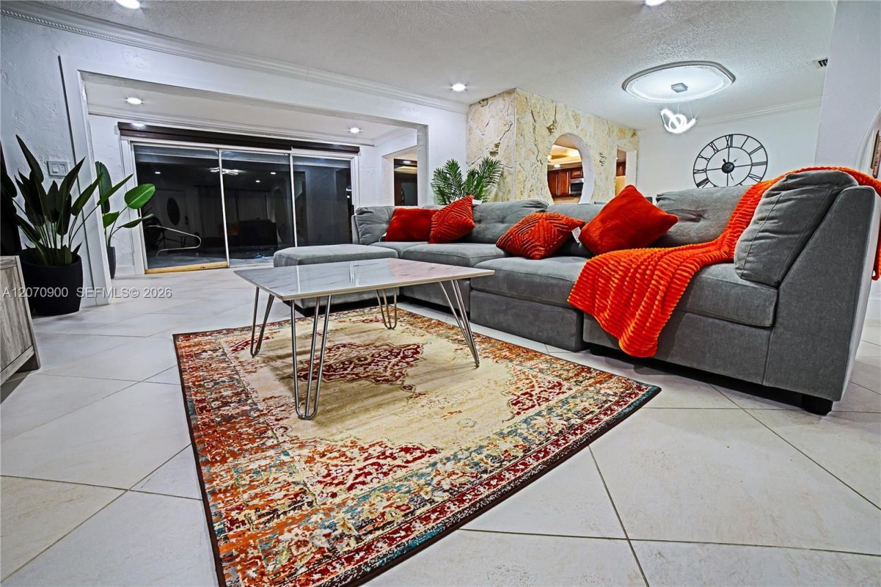 8651 Sunset Strip , Sunrise, FL 33322 Photo