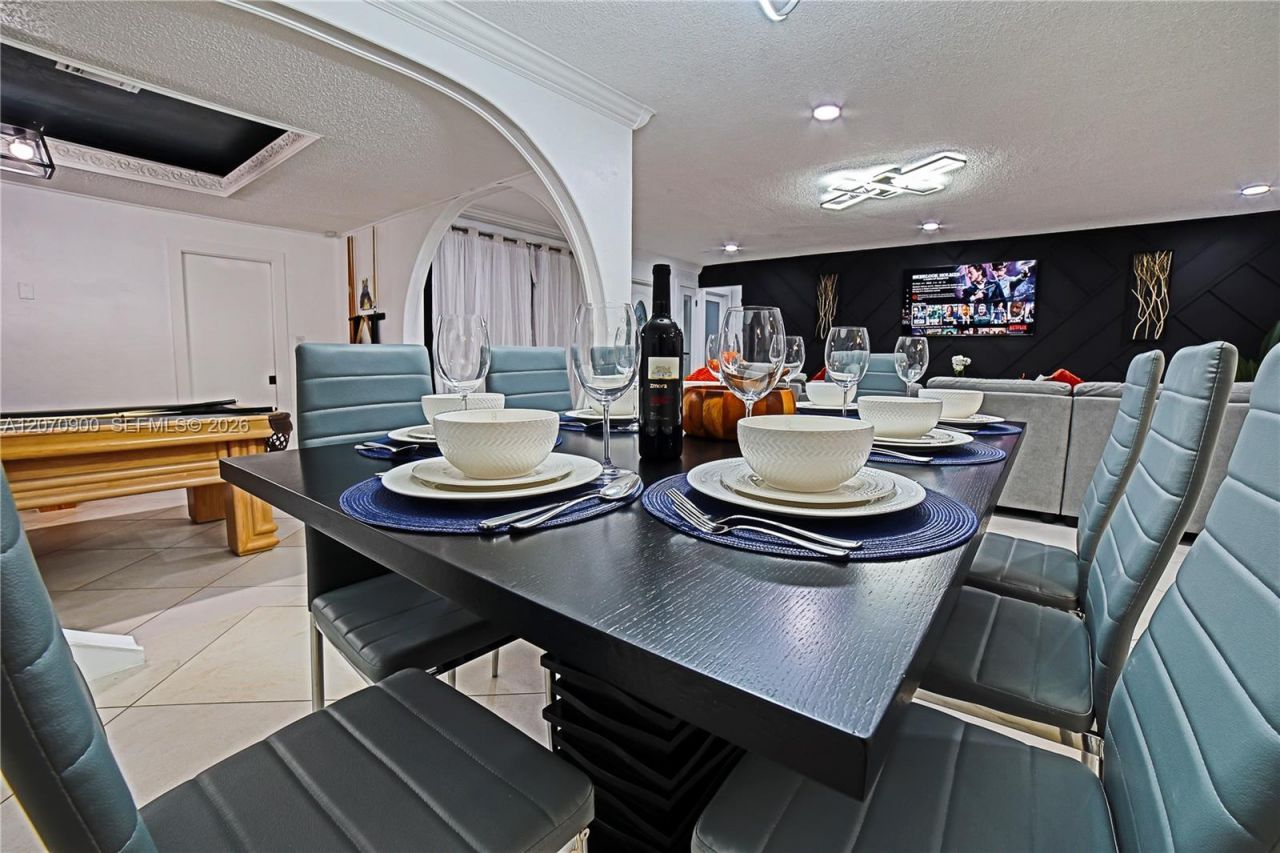 8651 Sunset Strip , Sunrise, FL 33322 Photo