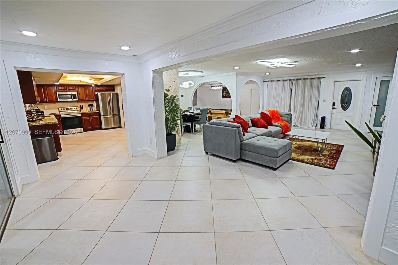 8651 Sunset Strip , Sunrise, FL 33322 Photo