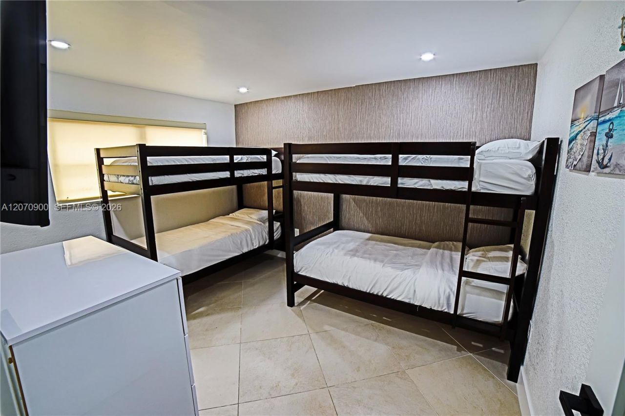 8651 Sunset Strip , Sunrise, FL 33322 Photo