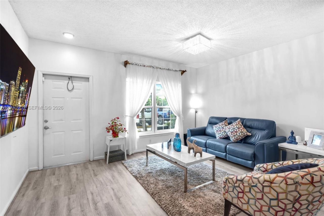 9925 NW 57th Manor, Coral Springs, FL 33076 Photo