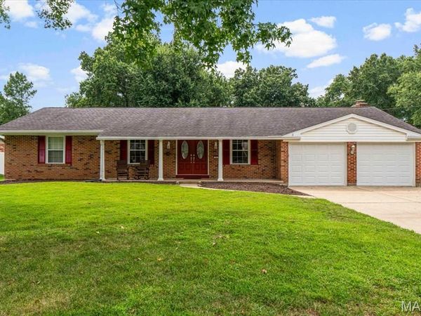 274 Treasure Cove, Ballwin, MO 63021