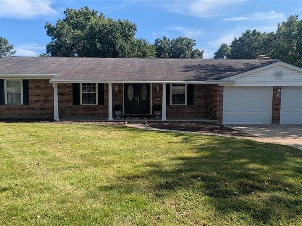 274 Treasure Cove, Ballwin, MO 63021