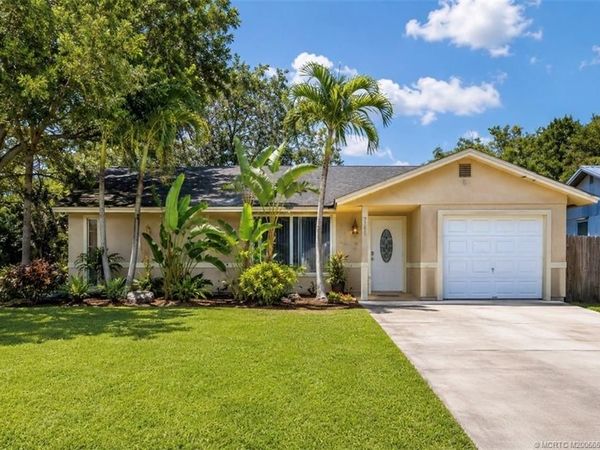 5765 SE Rosemont Avenue, Stuart, FL 34997
