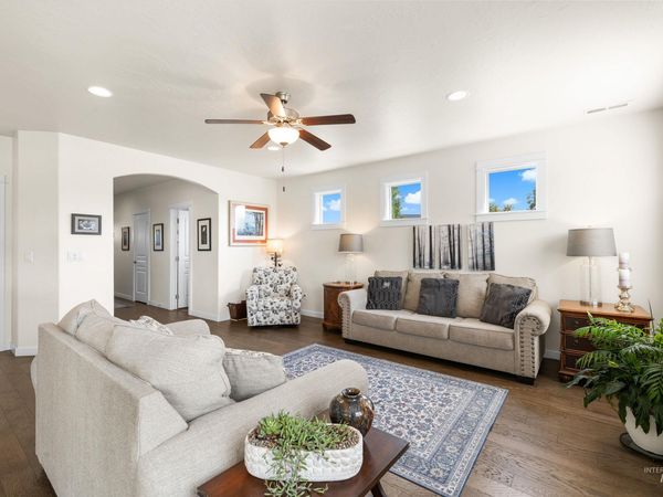 16 N Caracaras Way, Eagle, ID 83616